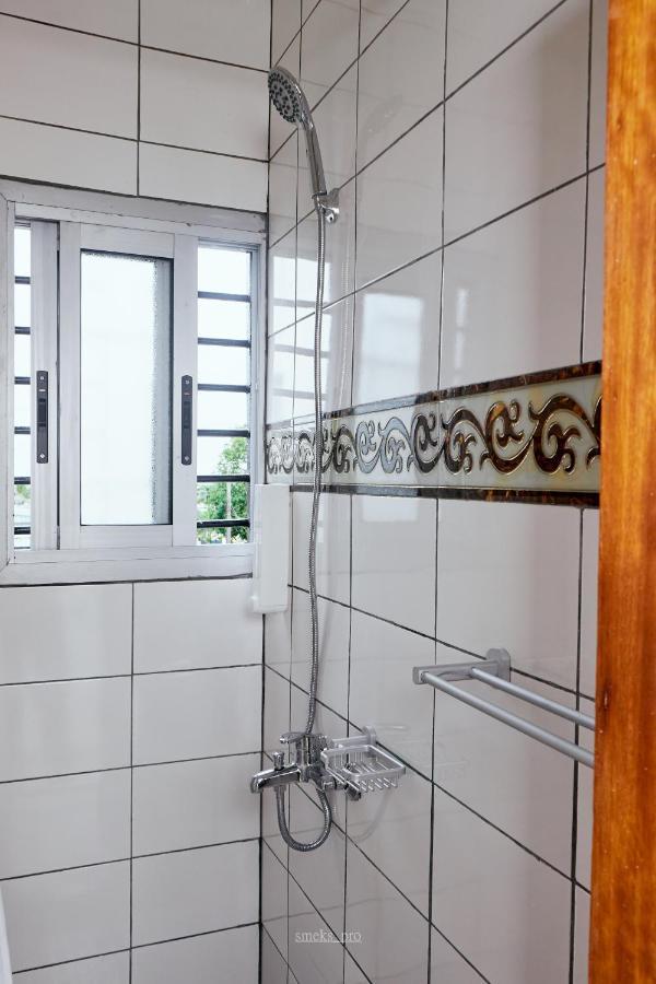 L'Immeuble Queen M.N.M Douala Exterior photo
