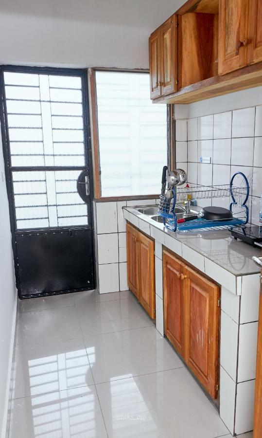 L'Immeuble Queen M.N.M Douala Exterior photo